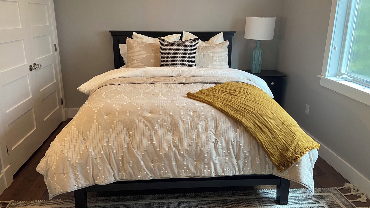 Photo of Bedroom in Greentown