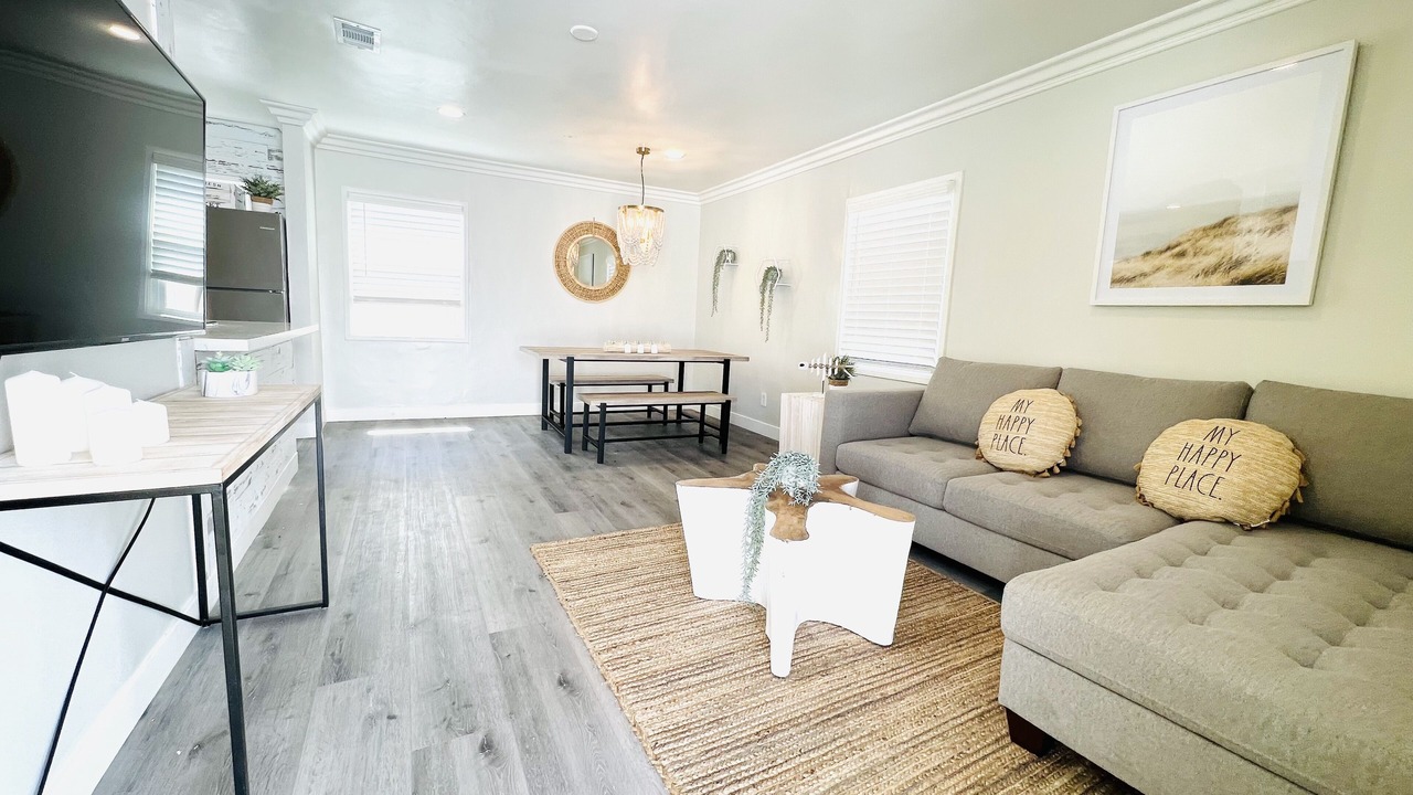 Photo of Livingroom in Crown Point