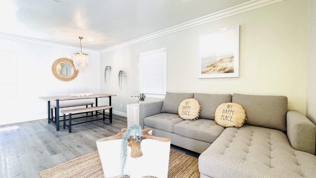 Photo of Livingroom in Crown Point