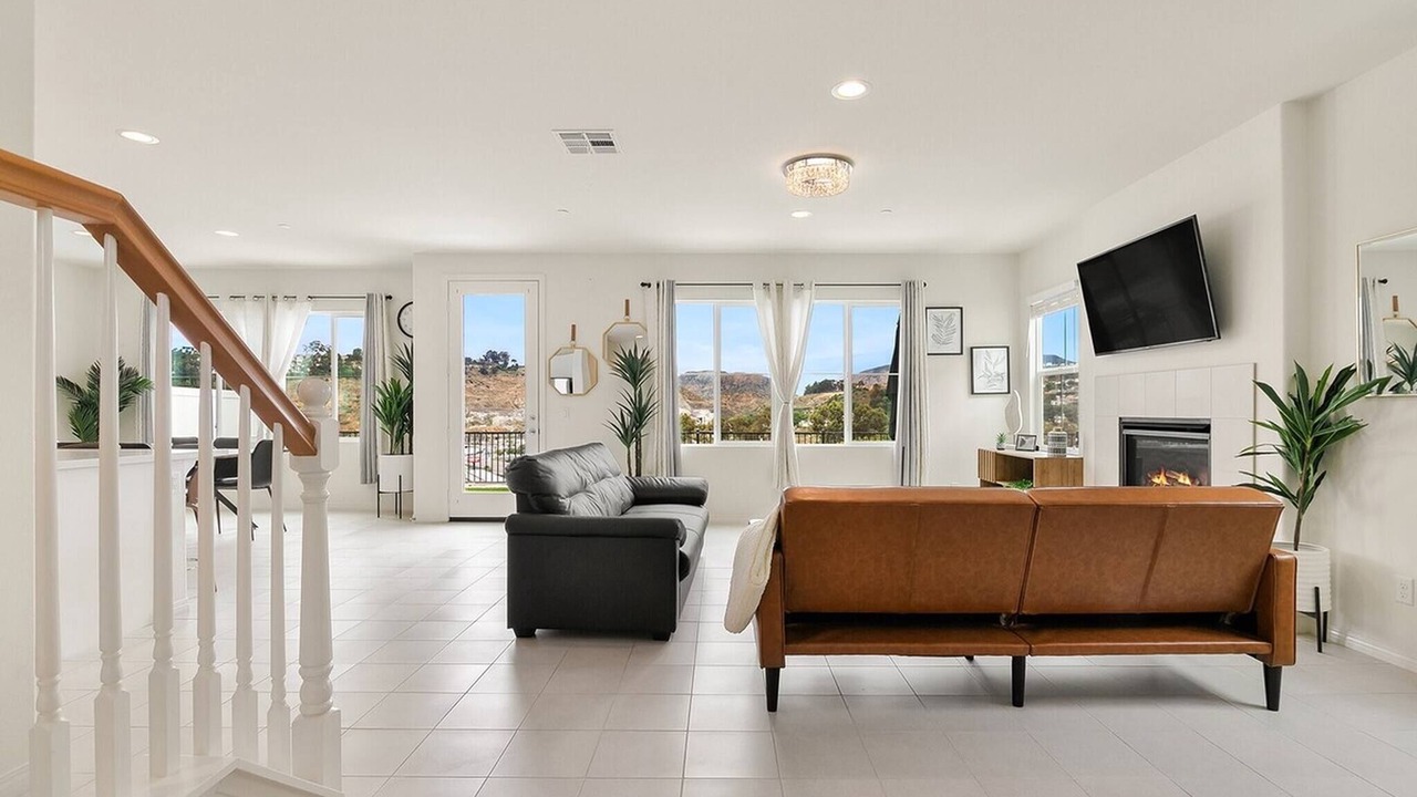 Photo of Livingroom in Allied Gardens