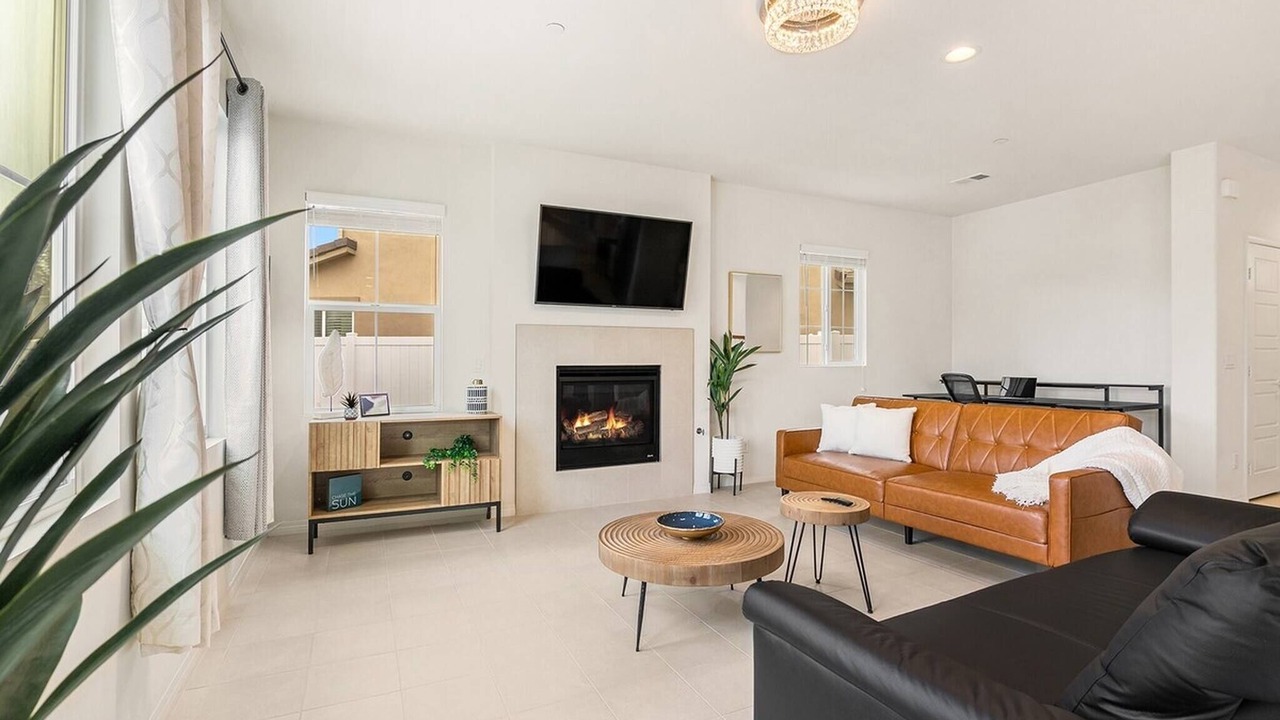 Photo of Livingroom in Allied Gardens