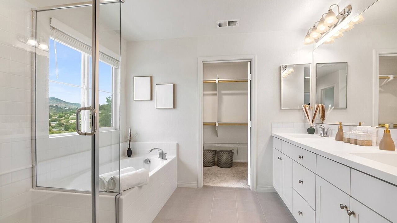 Photo of Bathroom in Allied Gardens