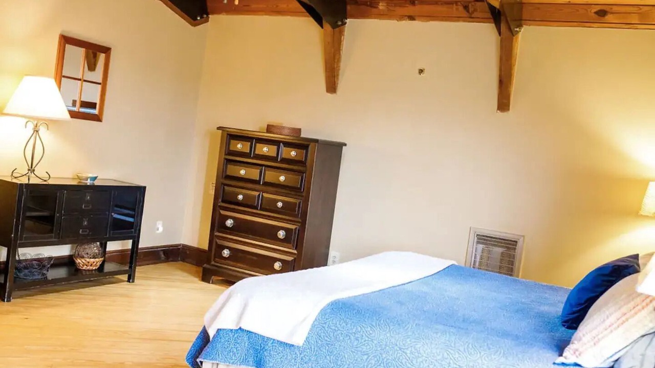 Photo of Bedroom in Cave Spring