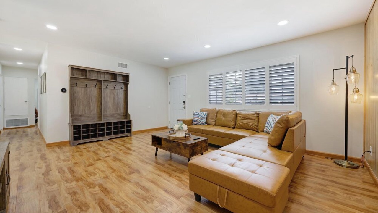 Photo of Livingroom in University City