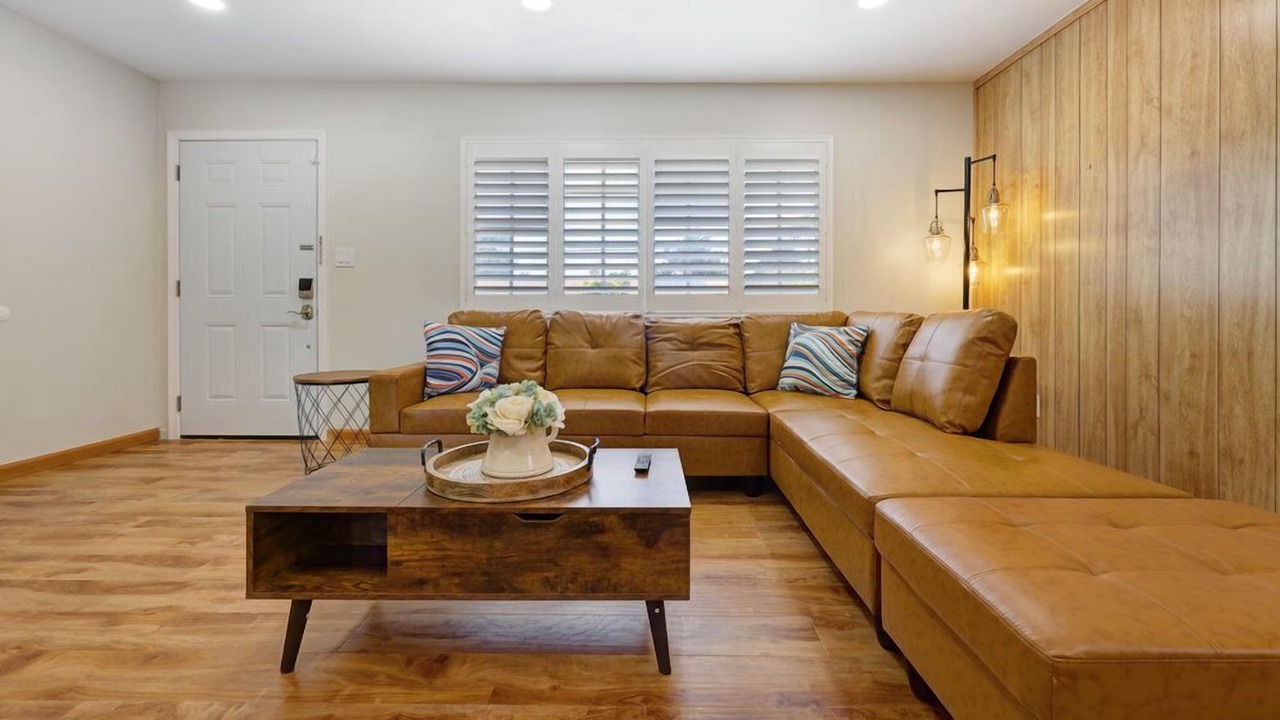 Photo of Livingroom in University City