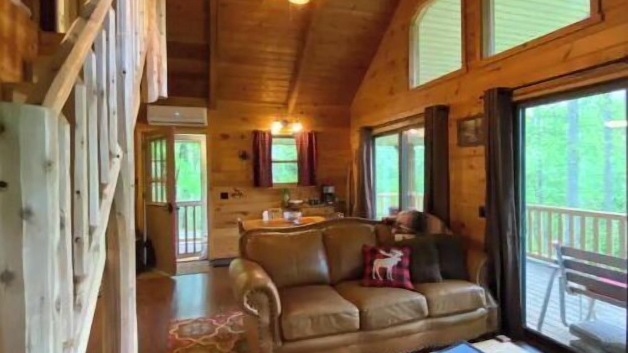 Photo of Livingroom in Robbinsville