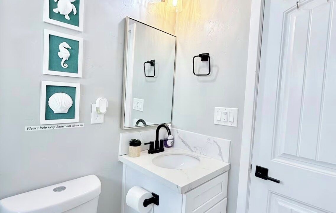 Photo of Bathroom in Allied Gardens