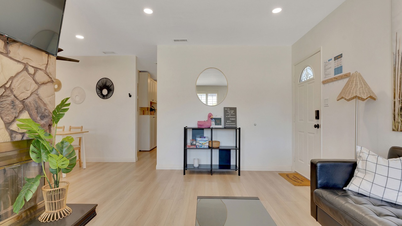 Photo of Livingroom in North Clairemont