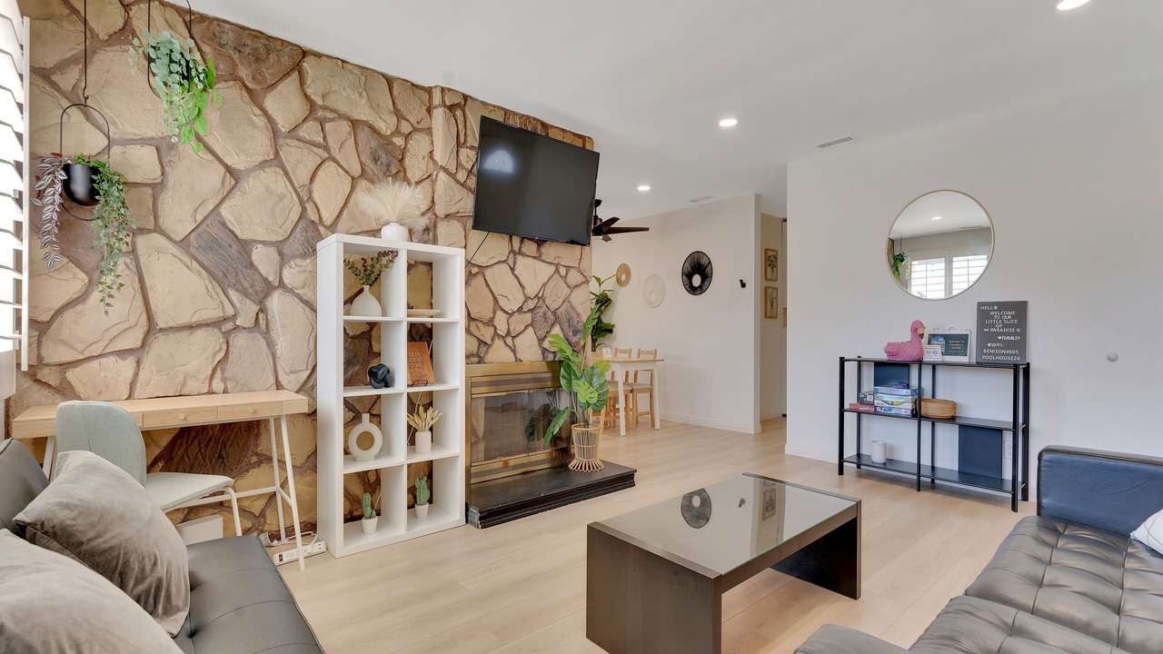 Photo of Livingroom in North Clairemont