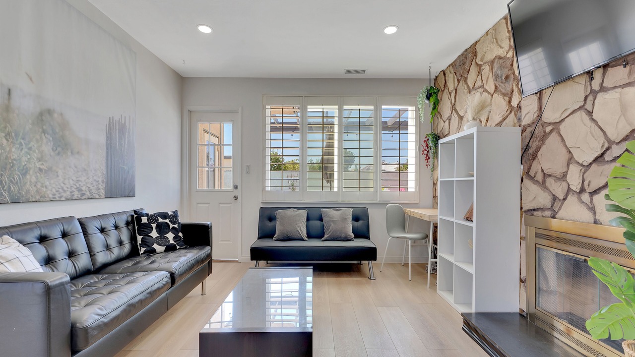 Photo of Livingroom in North Clairemont