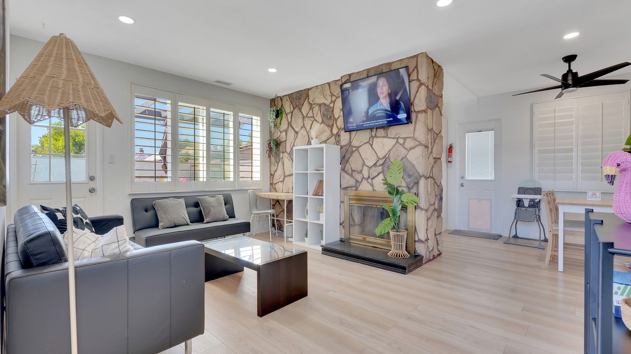 Photo of Livingroom in North Clairemont