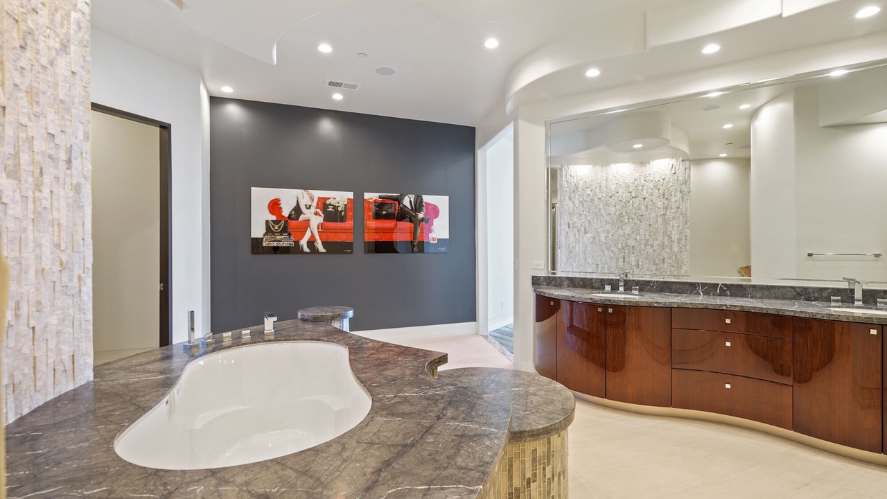 Photo of Bathroom in Hidden Valley