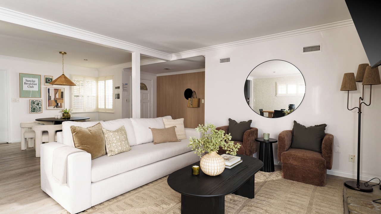 Photo of Livingroom in University City