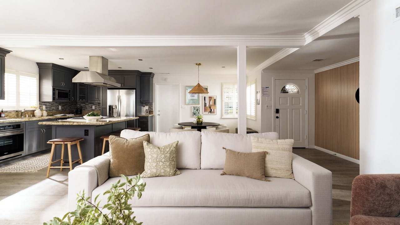 Photo of Livingroom in University City