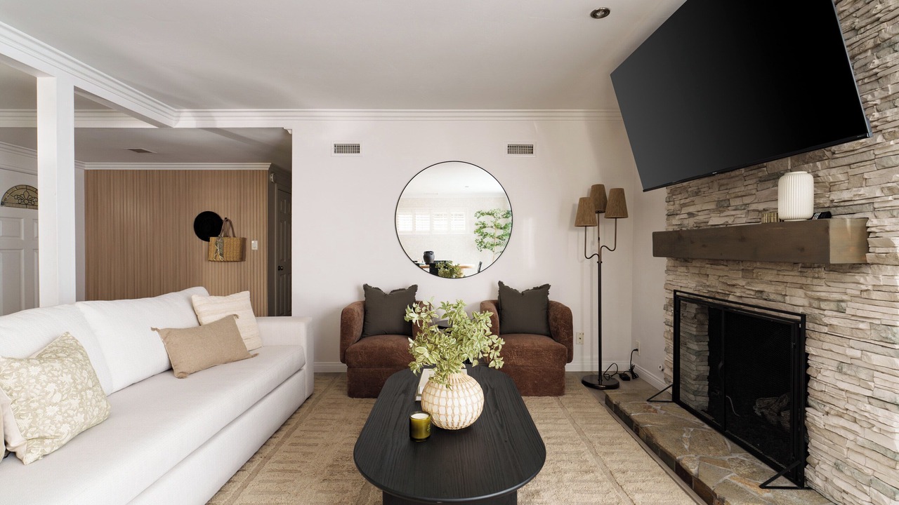Photo of Livingroom in University City