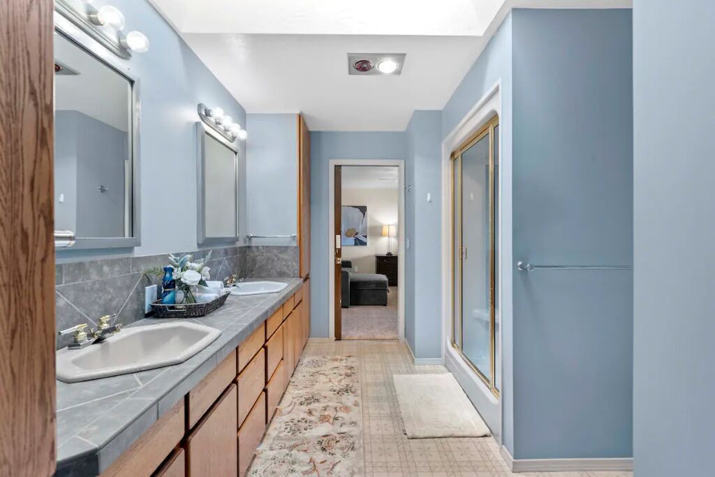 Photo of Bathroom in Monitor