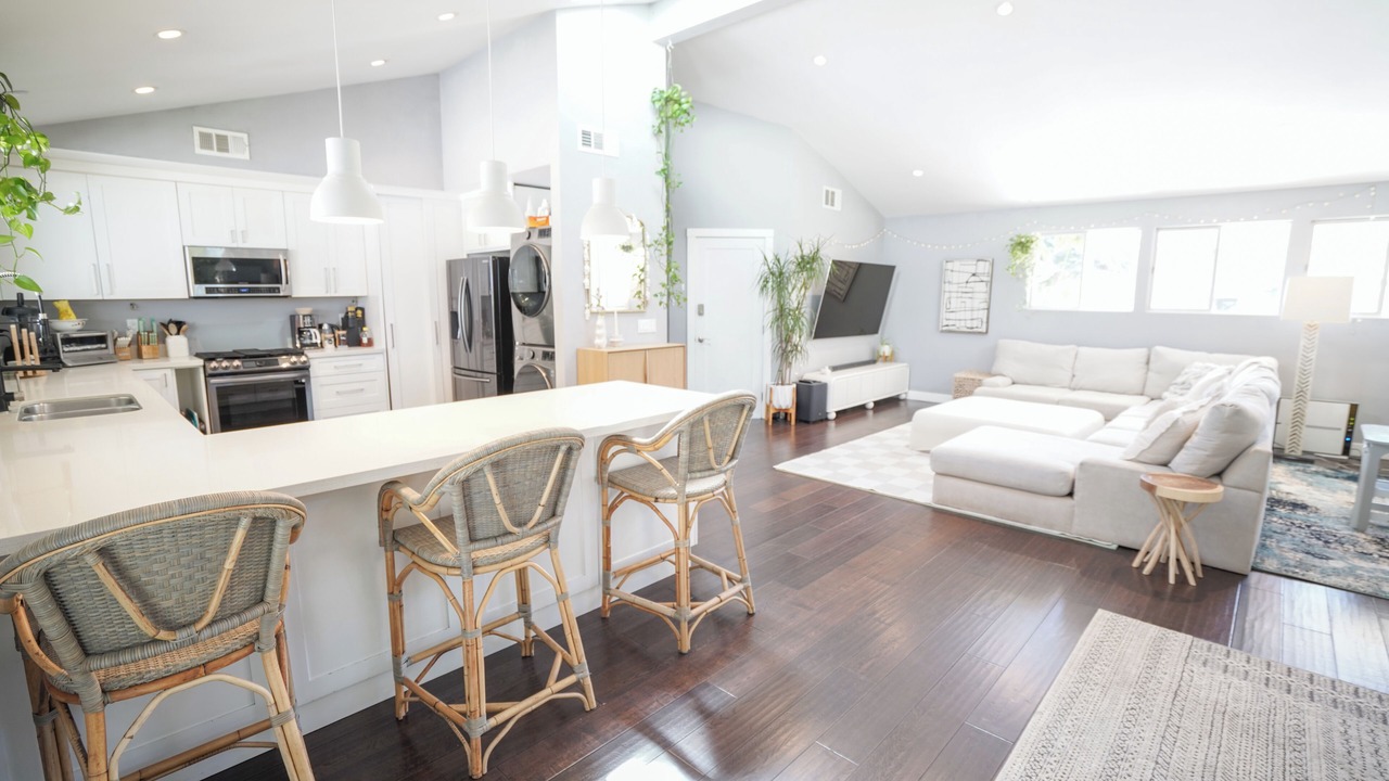Photo of Livingroom in University City