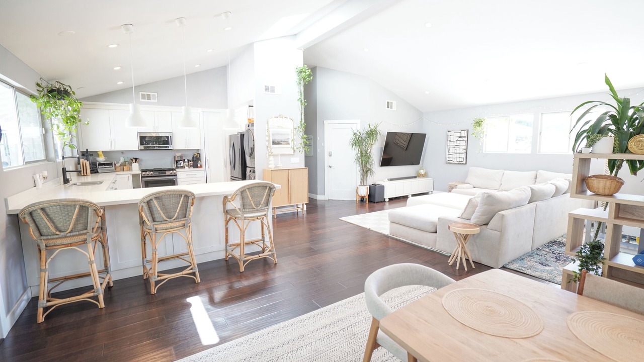 Photo of Livingroom in University City