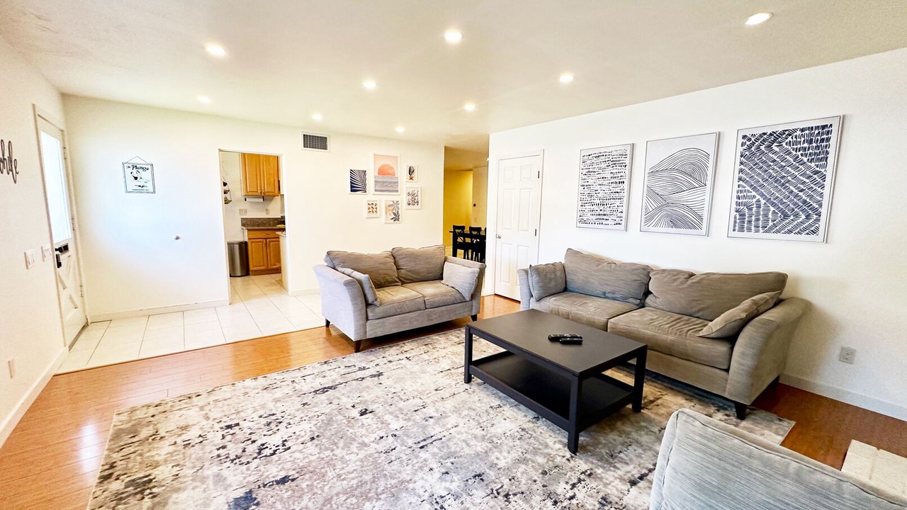 Photo of Livingroom in University City