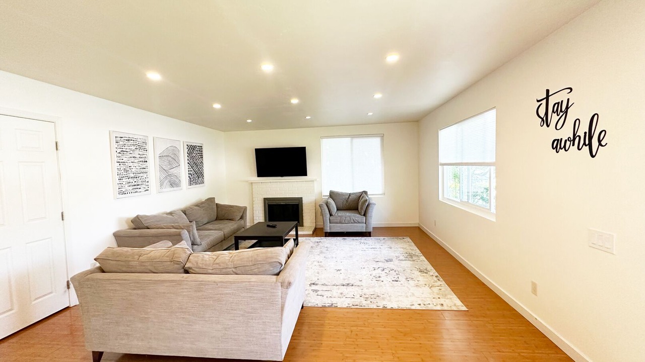 Photo of Livingroom in University City