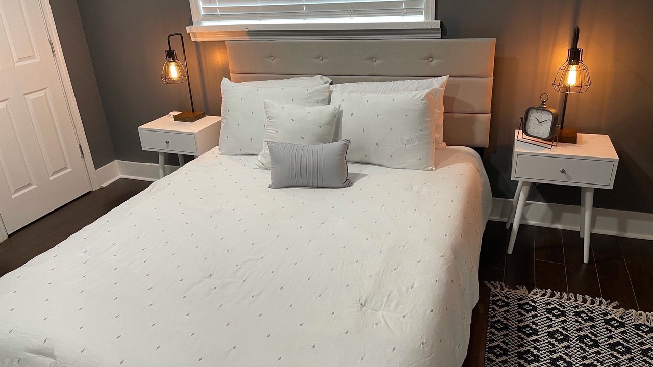 Photo of Bedroom in Downtown