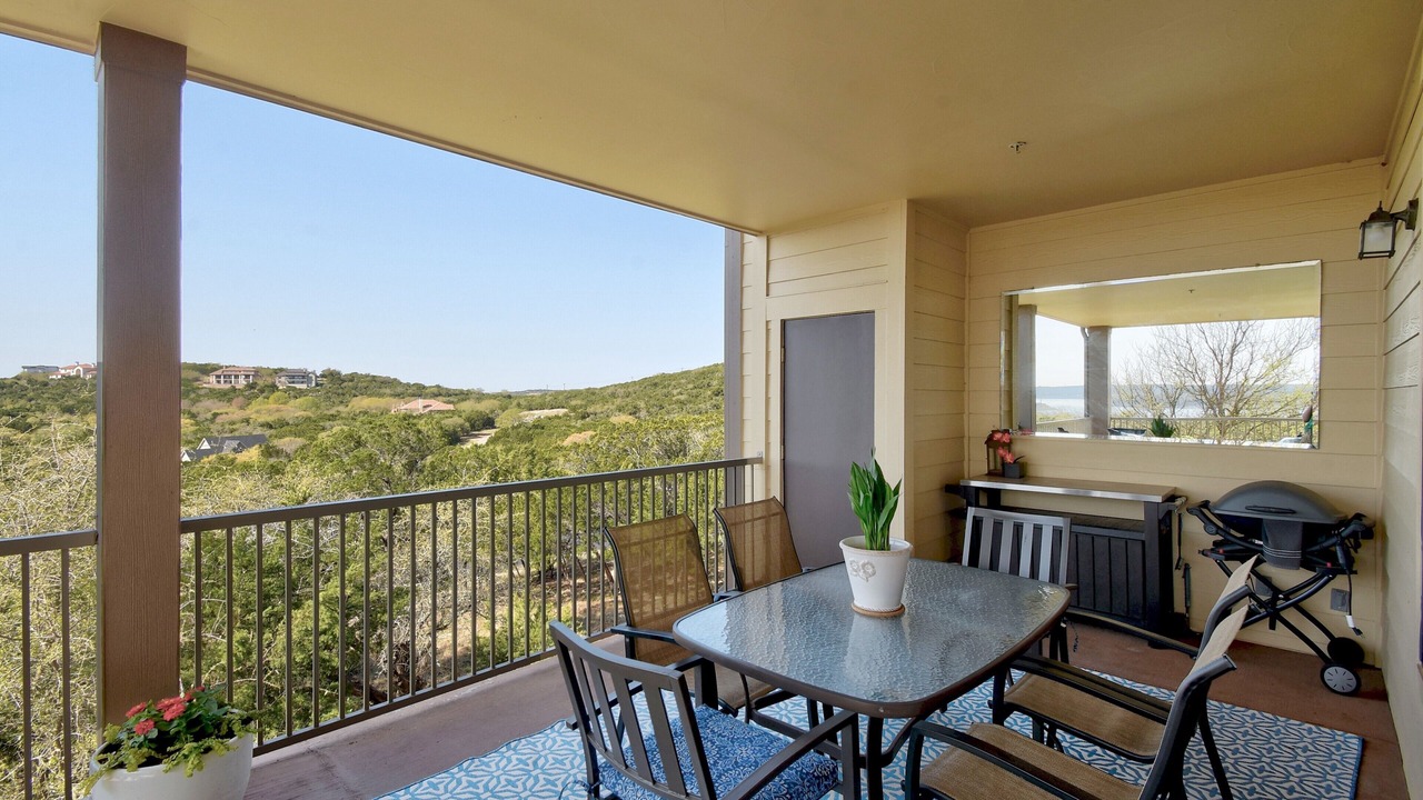Photo of Patio Balcony in Jonestown