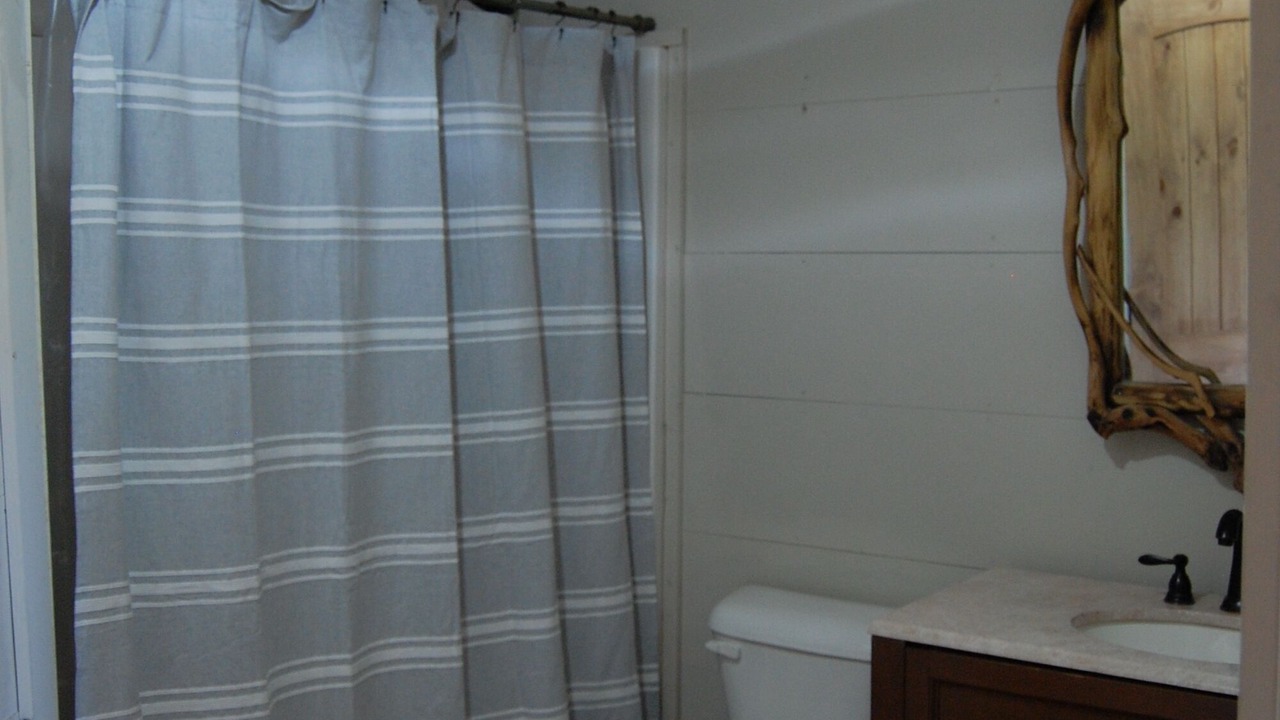 Photo of Bathroom in Fort Payne