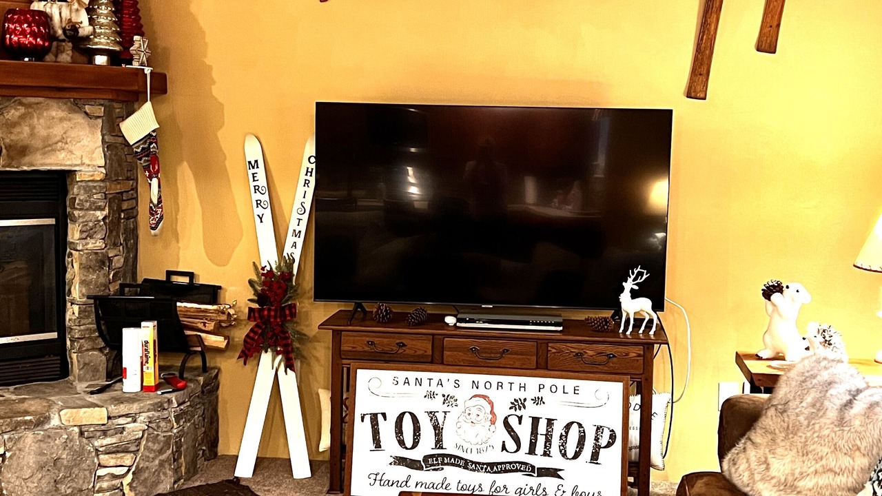 Photo of Livingroom in Seven Springs