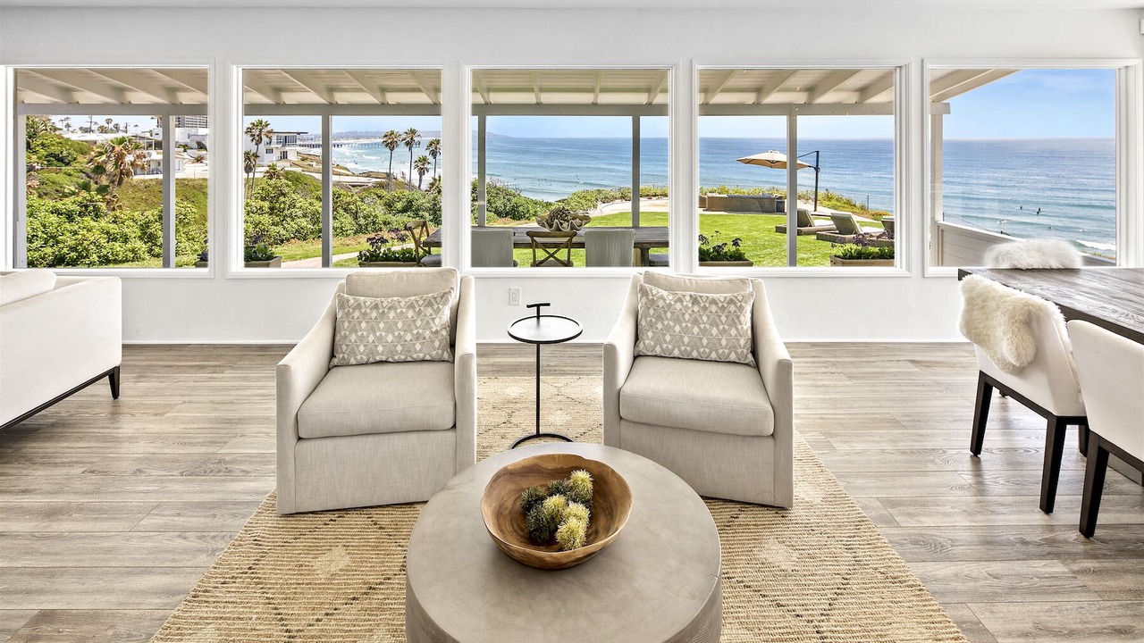 Photo of Livingroom in North Pacific Beach