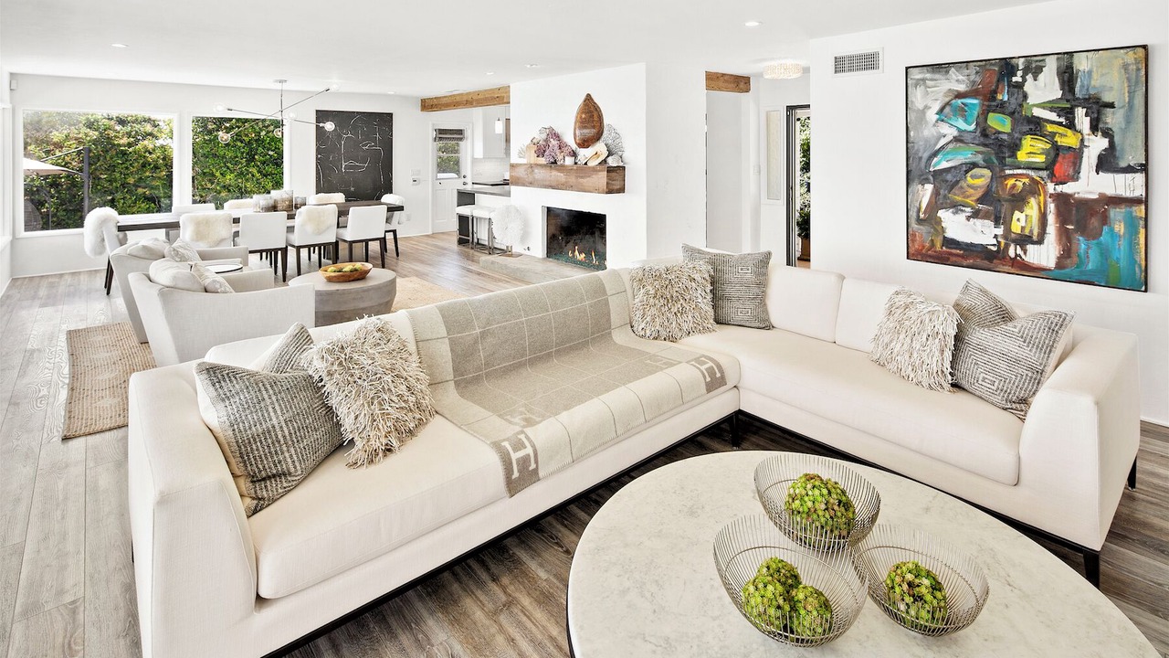 Photo of Livingroom in North Pacific Beach