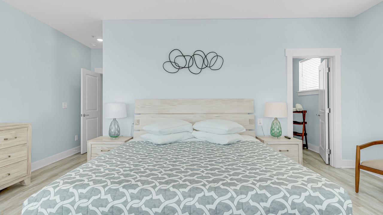Photo of Bedroom in Crescent Beach