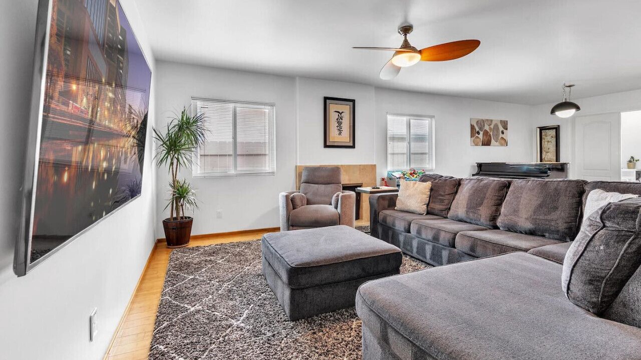Photo of Livingroom in North Clairemont
