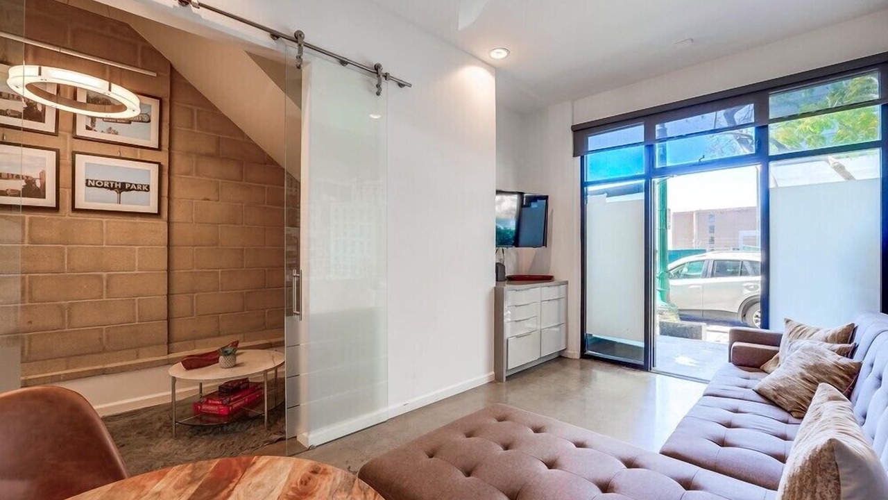 Photo of Livingroom in Little Italy