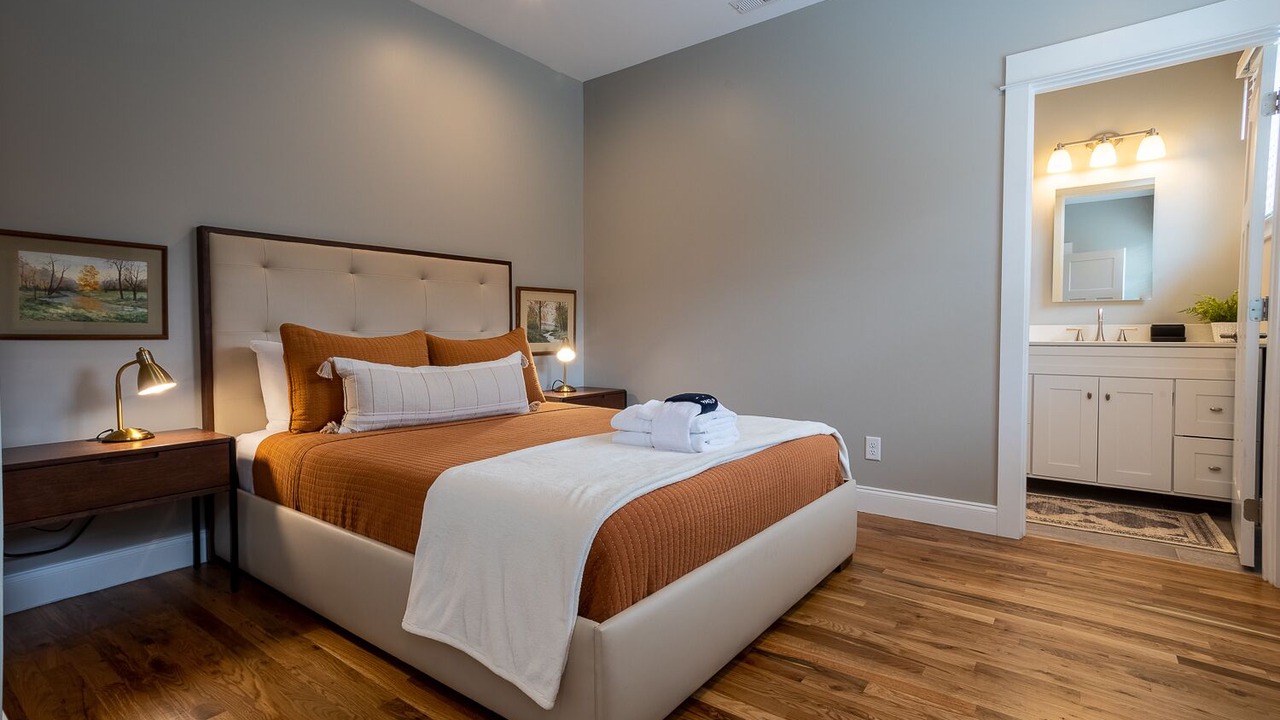 Photo of Bedroom in Woodfin