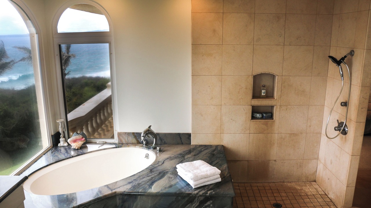 Photo of Bathroom in Maunaloa