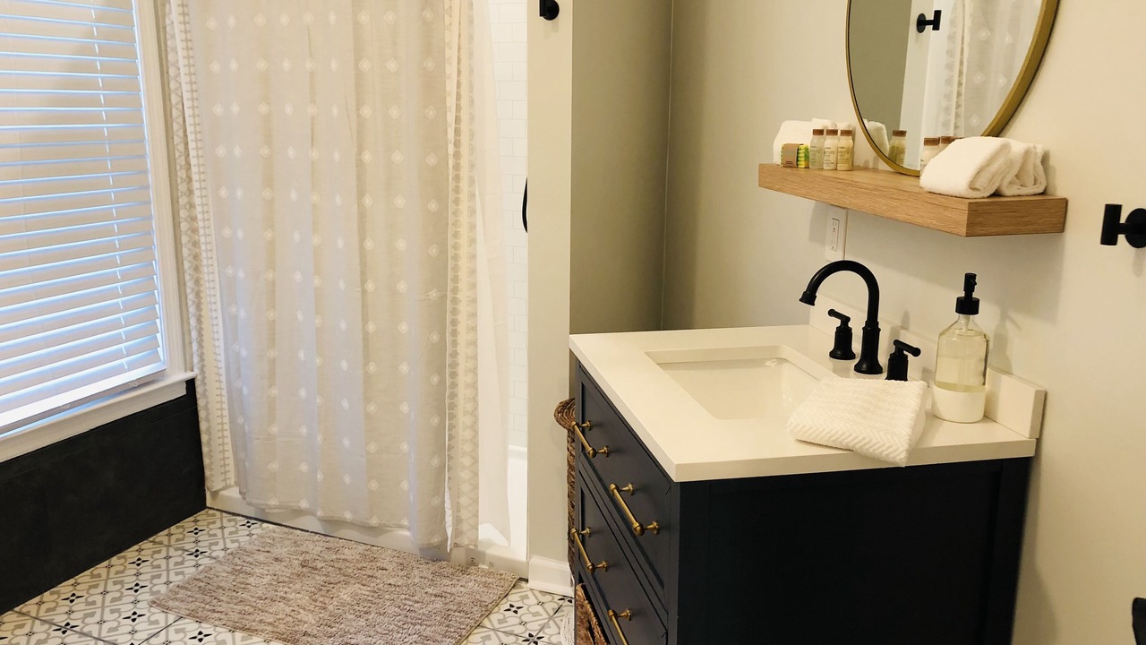 Photo of Bathroom in Roswell