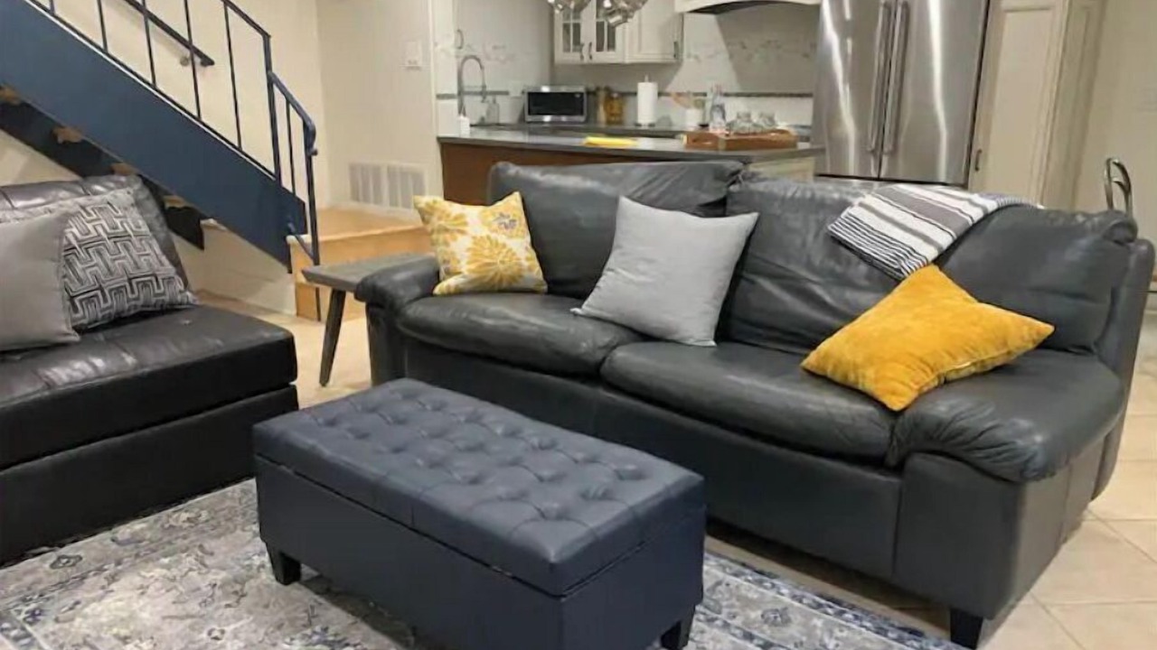 Photo of Livingroom in University City