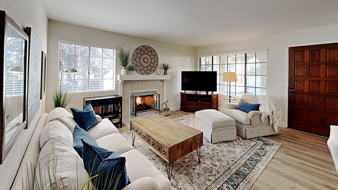 Photo of Livingroom in University City