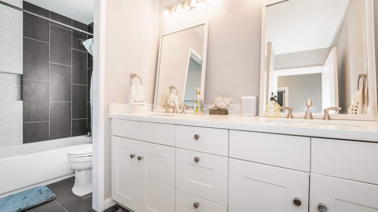 Photo of Bathroom in Allied Gardens