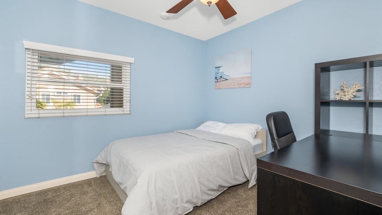 Photo of Bedroom in Allied Gardens