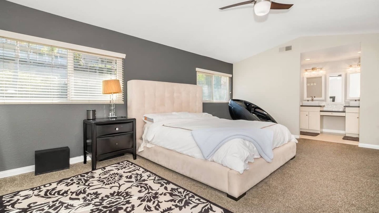 Photo of Bedroom in Allied Gardens