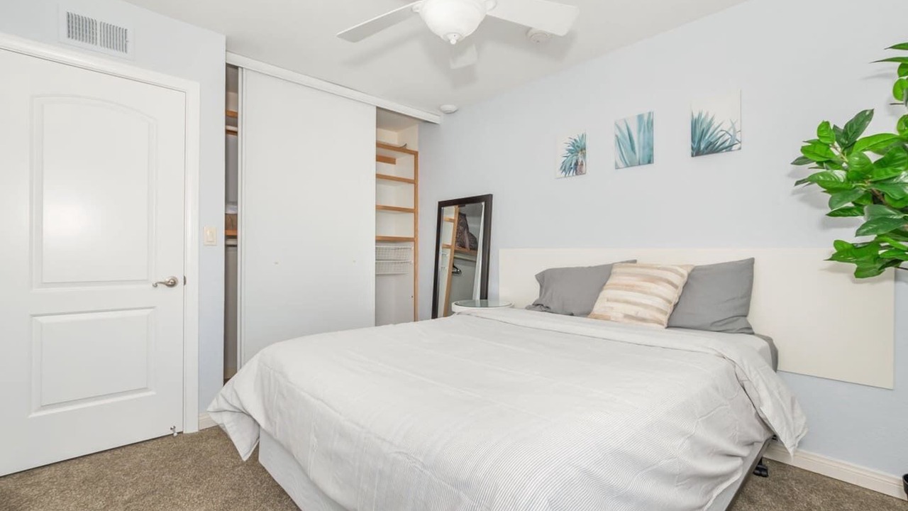 Photo of Bedroom in Allied Gardens