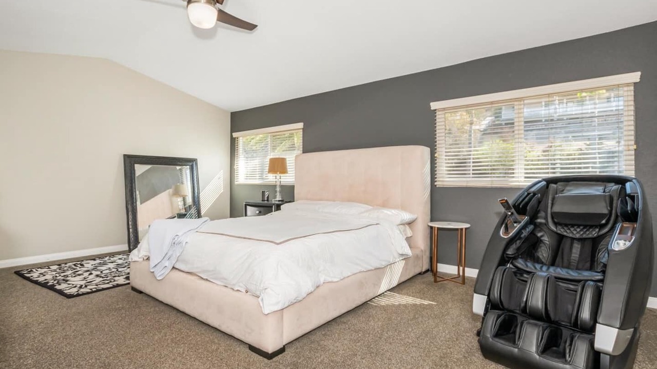 Photo of Bedroom in Allied Gardens