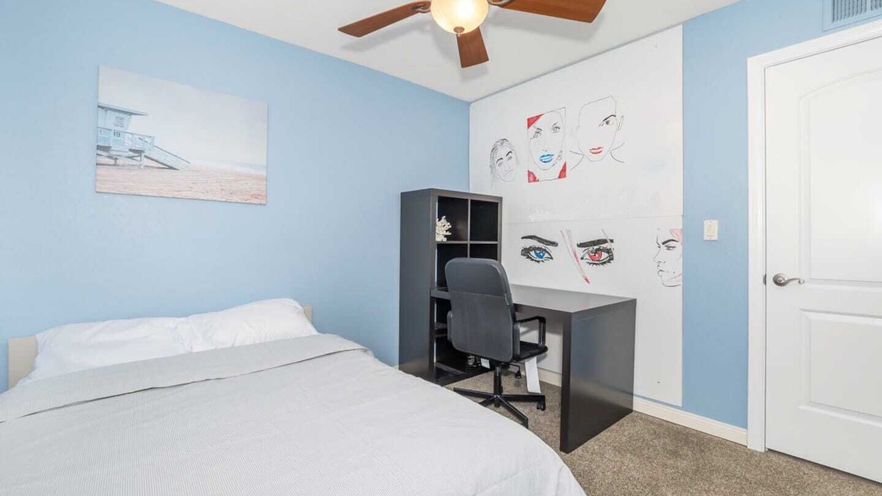 Photo of Bedroom in Allied Gardens