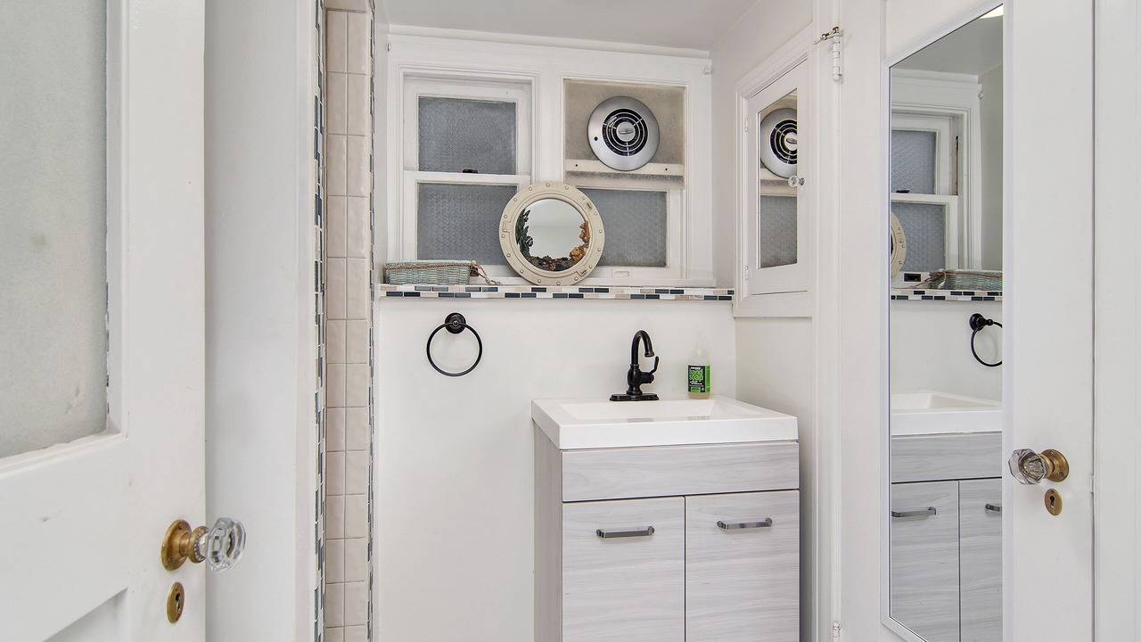 Photo of Bathroom in Mission Hills