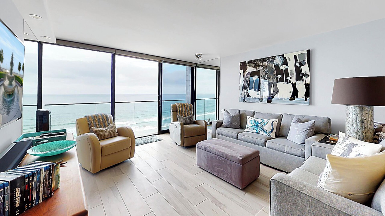 Photo of Livingroom in North Pacific Beach