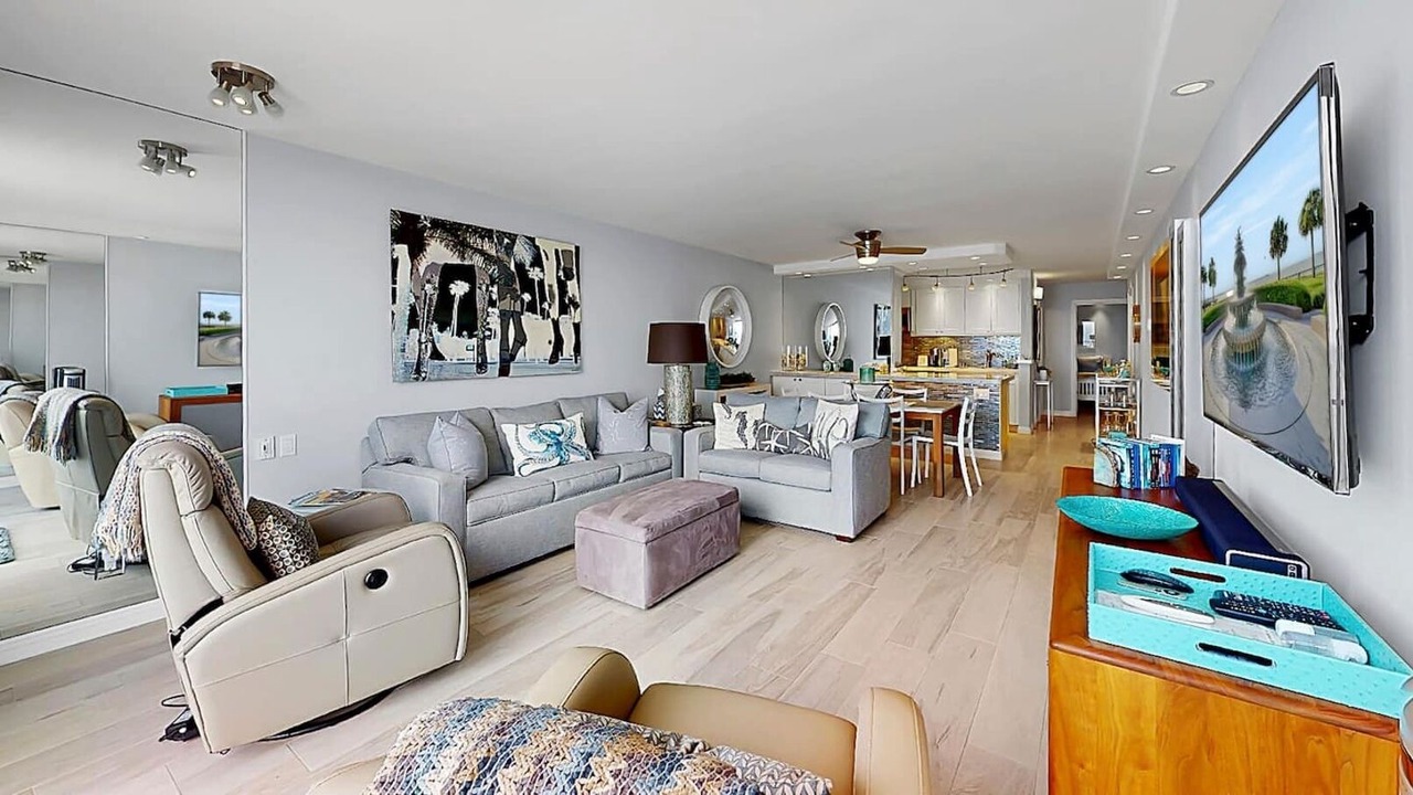 Photo of Livingroom in North Pacific Beach