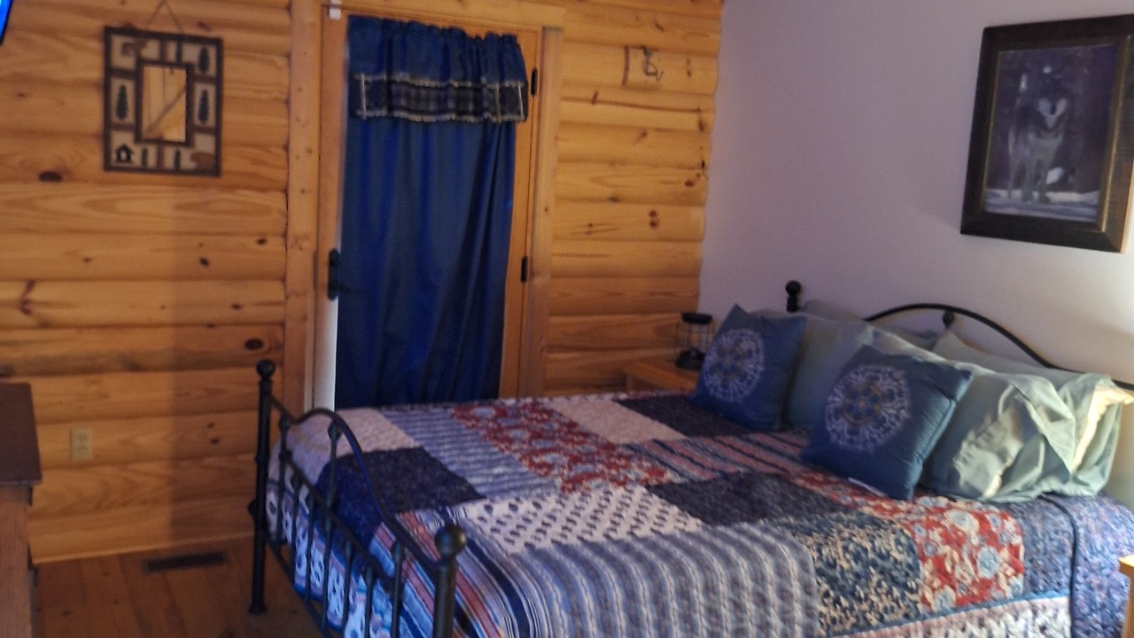 Photo of Bedroom in Tallassee