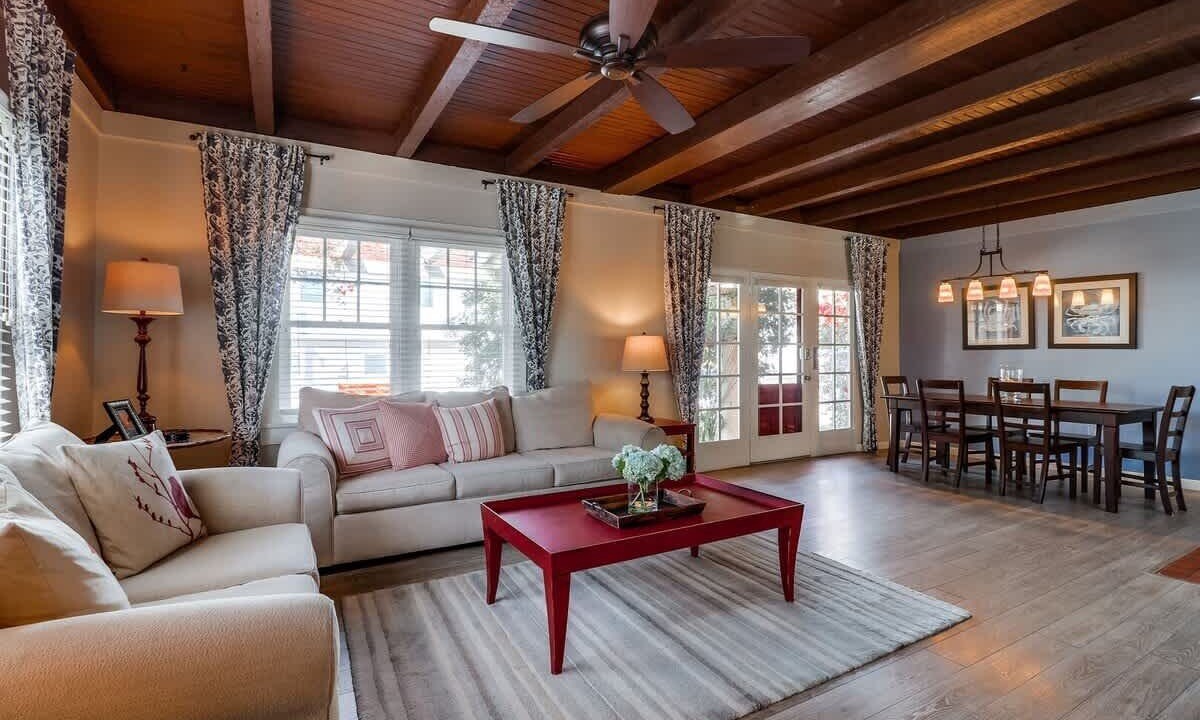 Photo of Livingroom in Beach Barber Tract
