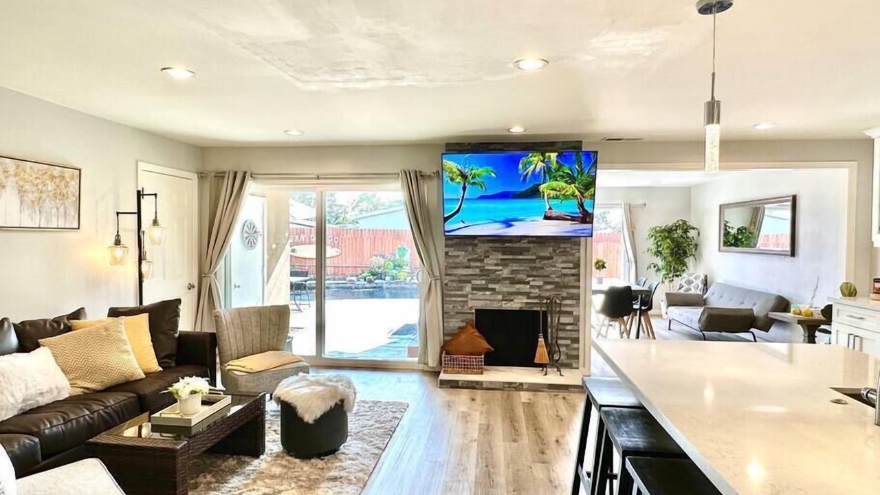 Photo of Livingroom in North Clairemont